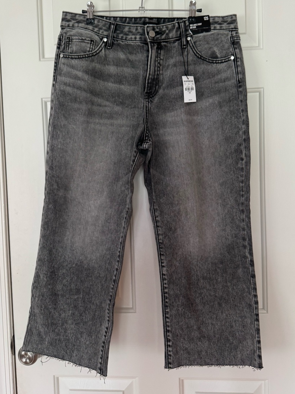 EXPRESS ‘90s Ankle Boot Mid Rise Jeans, 12Short